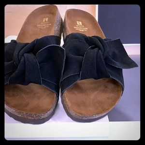 White mountain black suede bow footbed sandal